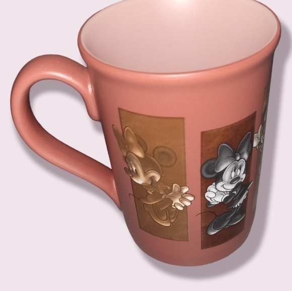 Vintage Walt Disney Minnie Mouse Mauve Coffee Mug - Picture 3 of 10